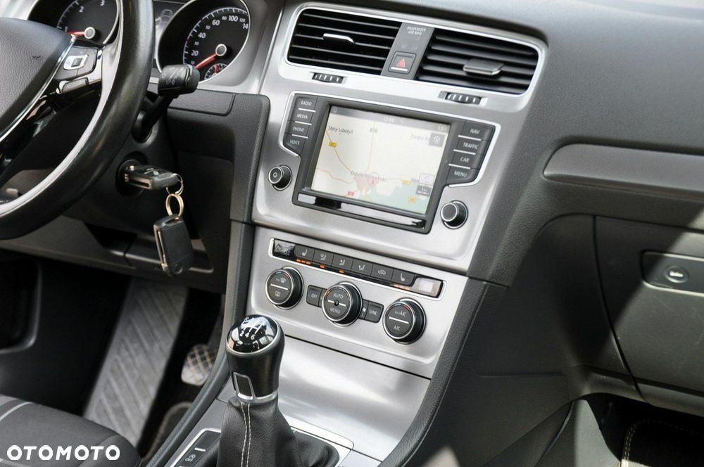 Volkswagen Golf - 27