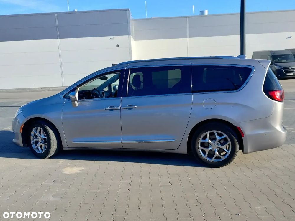 Chrysler Pacifica - 7