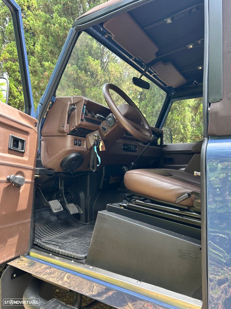Land Rover Defender 90 2.5 Td5 Soft Top - 11