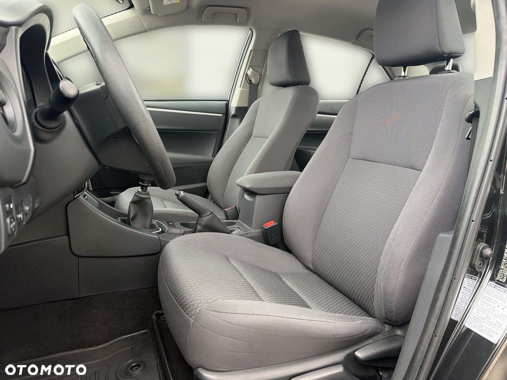 Toyota Corolla - 11