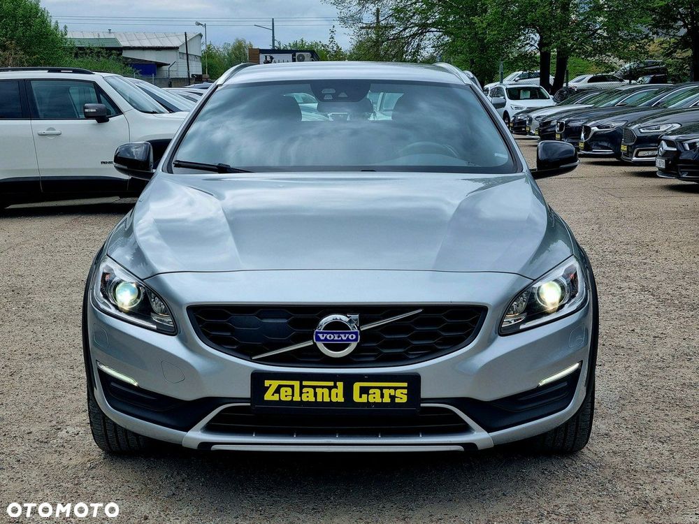Volvo V60 Cross Country D3 Geartronic Summum - 2