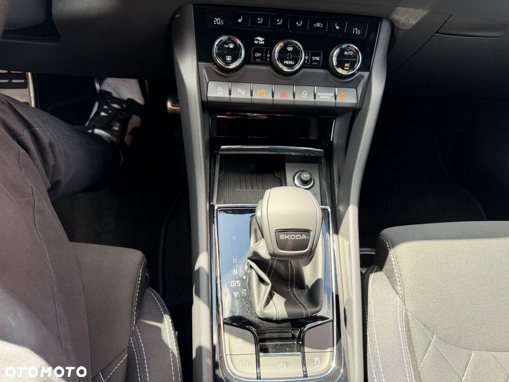 Skoda Karoq 1.5 TSI ACT Sportline DSG - 30