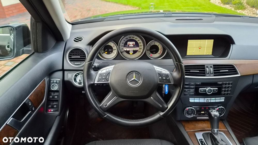 Mercedes-Benz Klasa C 220 CDI DPF (BlueEFFICIENCY) 7G-TRONIC Elegance - 20