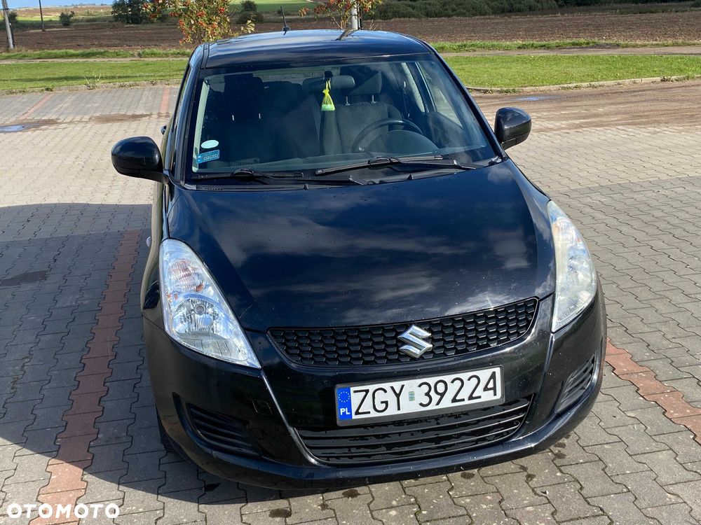 Suzuki Swift 2010 photo 3