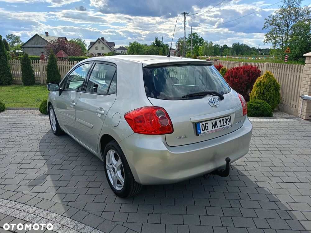 Toyota Auris 1.6 VVT-i Executive - 9