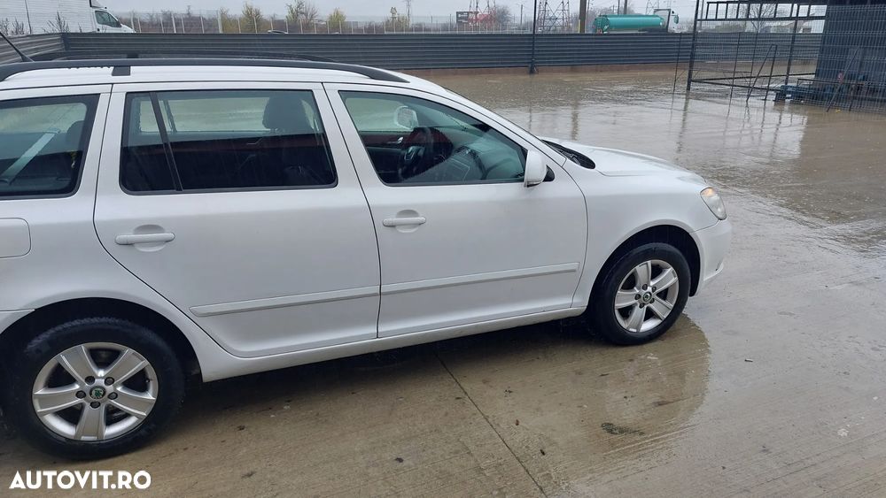 Skoda Octavia Combi 2.0 TDI DPF 4x4 AllDrive - 2