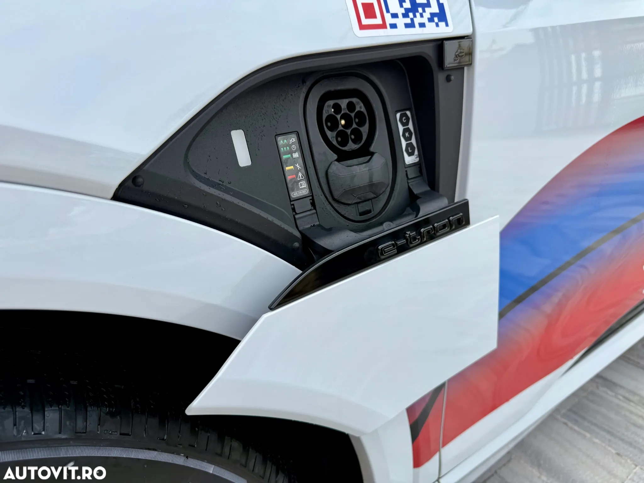 Audi Q8 Sportback e-tron 55 quattro S Line - 11