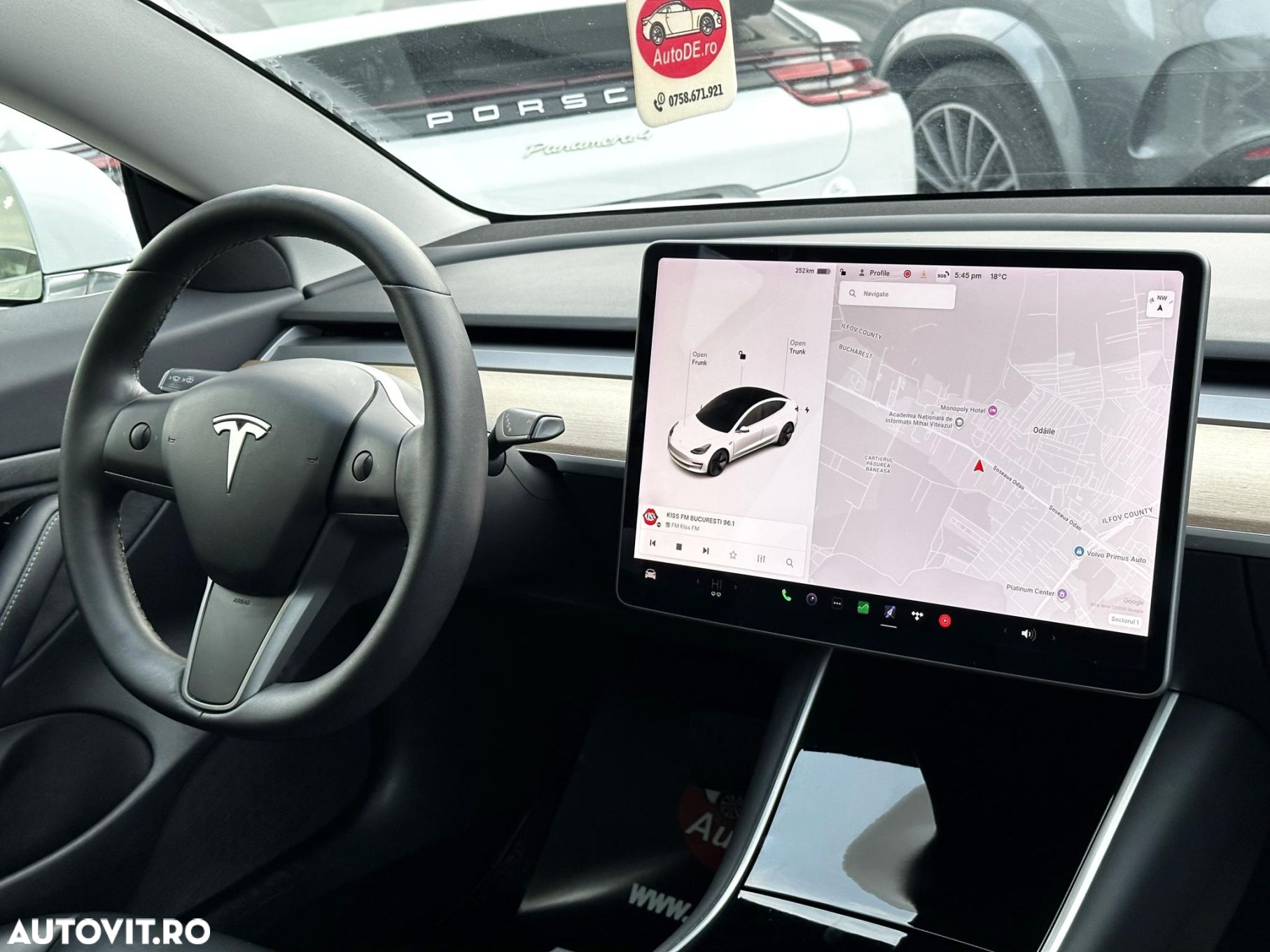 Tesla Model 3 - 8