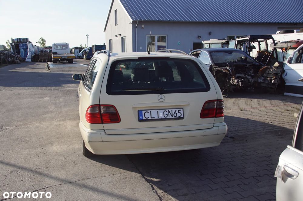 Auto na części - Mercedes E-Klasa W210 Lift 220 CDI 2.2 CDI 143 KM 611961 722699 623 1999R Silnik Skrzynia Maska Klapa Drzwi Szyba Lusterko Klamka Błotnik Deska Kokpit Sterownik Moduł Licznik - 5