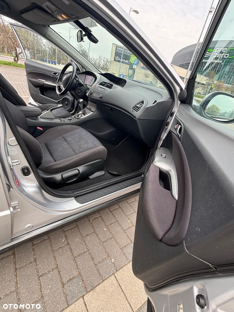 Honda Civic 1.8 Comfort - 29