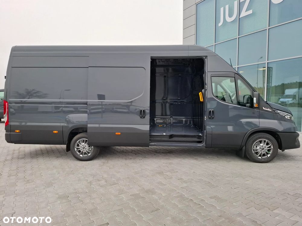 Iveco IMPONUJĄCA KUBATURA 18m3, ŚWIETNA DOSTĘPNOŚĆ, MINIMUM FORMALNOŚCI - 11