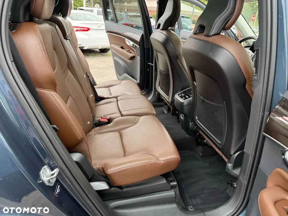 Volvo XC 90 T6 AWD Momentum 7os - 11
