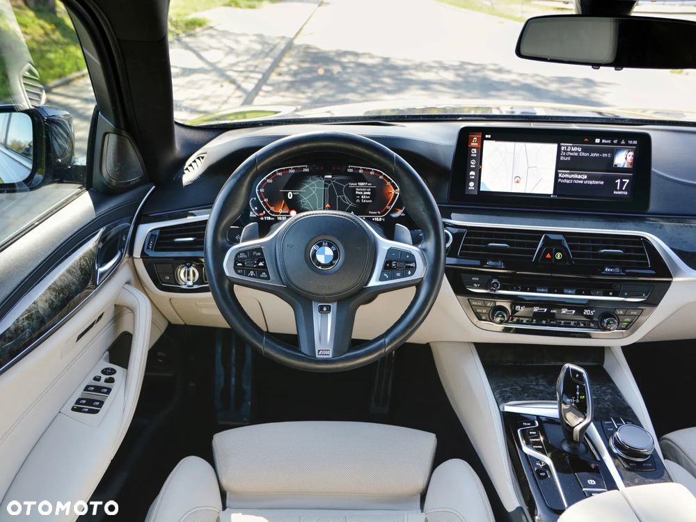 BMW Seria 5 540d xDrive mHEV M Sport sport - 35