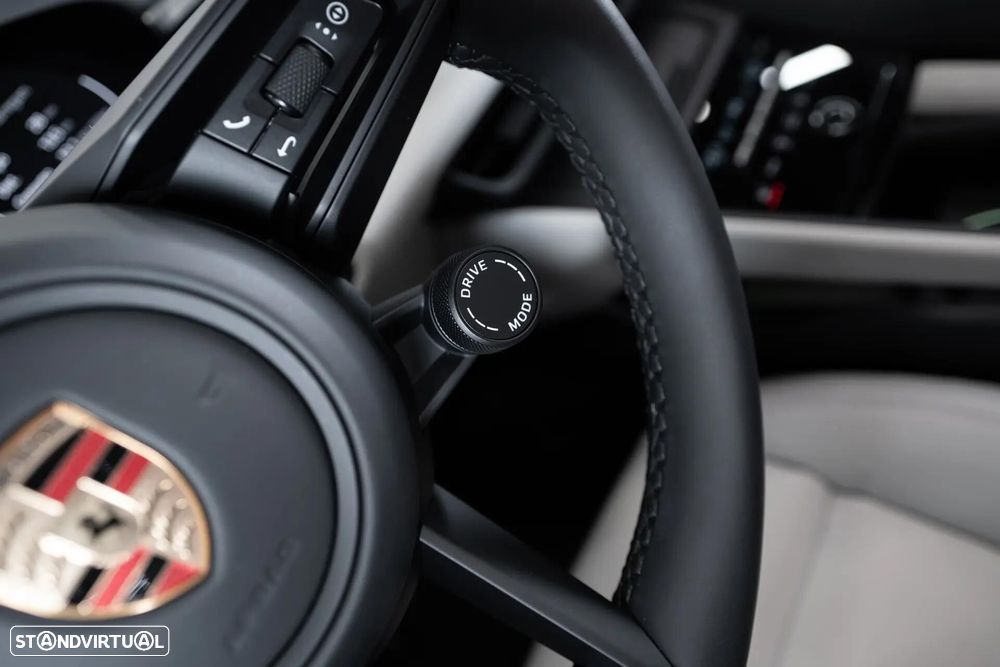 Porsche Macan Electric - 23