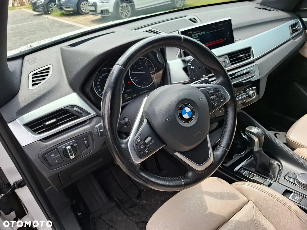BMW X1 sDrive18d Sport Line - 12