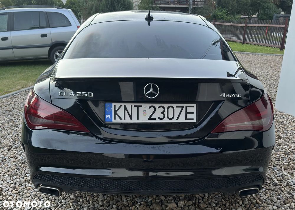 Mercedes-Benz CLA 250 4Matic 7G-DCT AMG Line - 10