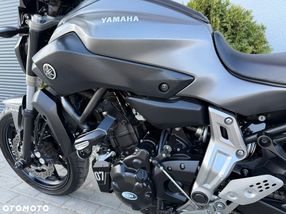 Yamaha MT - 28