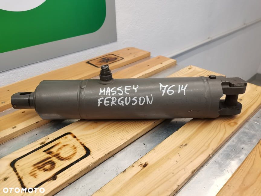 Siłownik podnośnika Massey Ferguson 6714 - 2