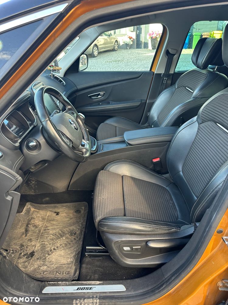 Renault Scenic 1.6 dCi Bose EDC - 11
