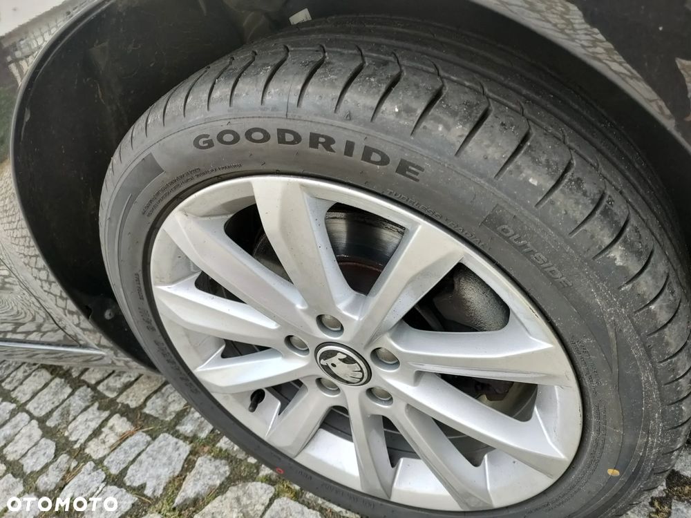 Skoda Octavia 2.0 TSI DSG Clever - 13