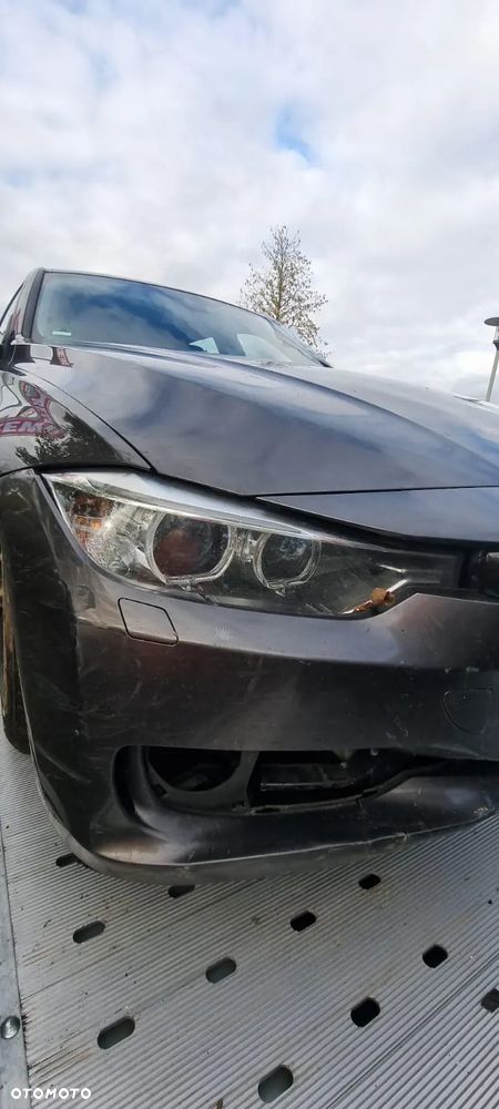 BMW Seria 3 318d Touring Blue Performance Sport Line - 5