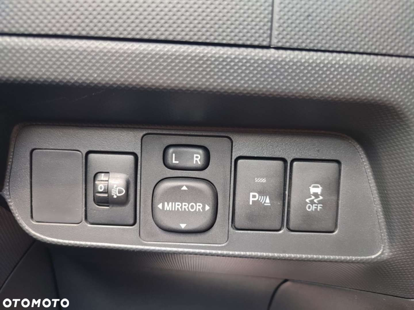 Toyota Auris - 16