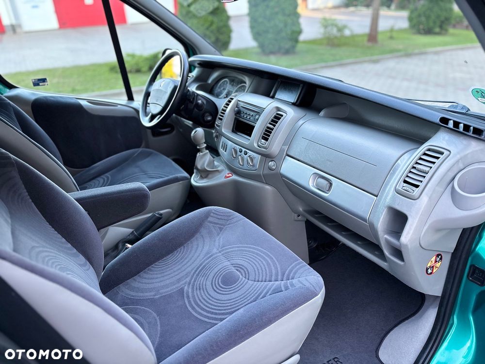 Renault Trafic L1H1 Passenger Lux - 24