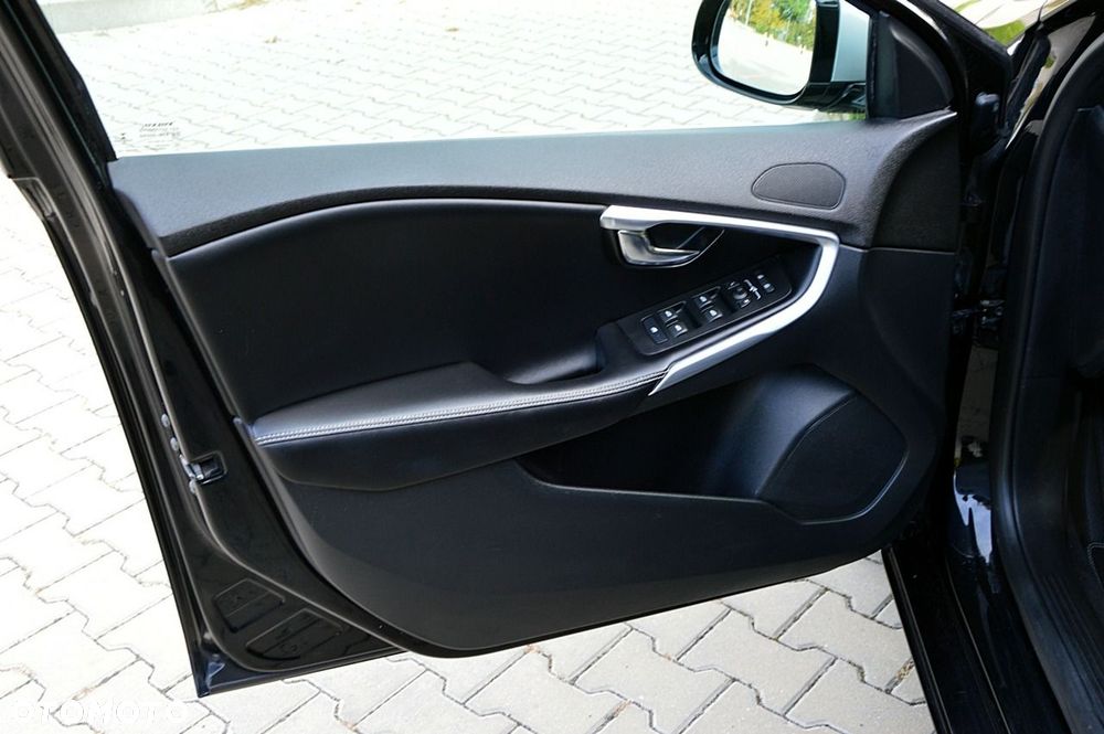 Volvo V40 D4 RDesign - 17