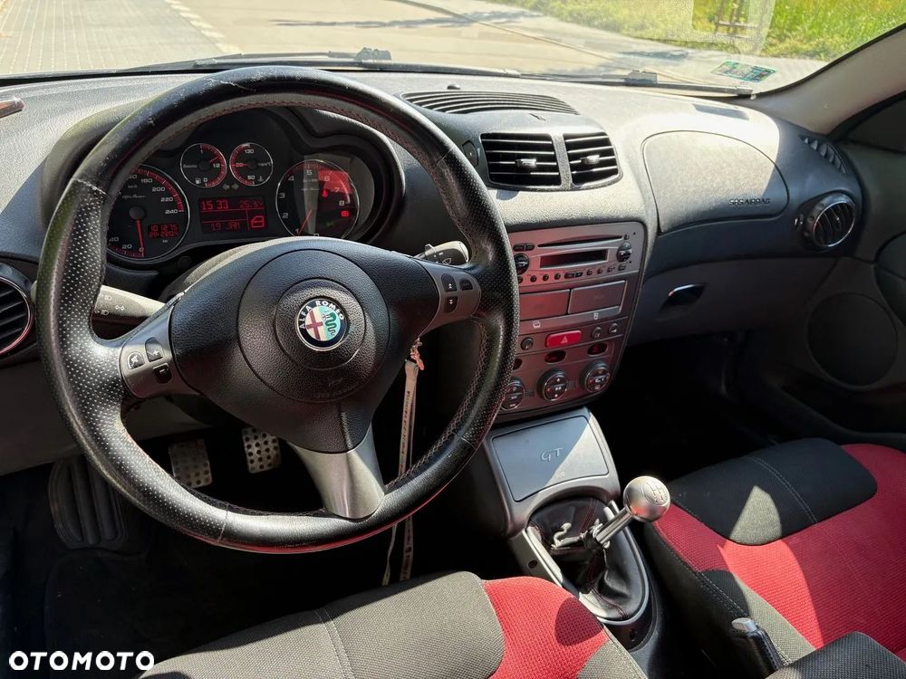 Alfa Romeo GT 1.8TS Impression - 8