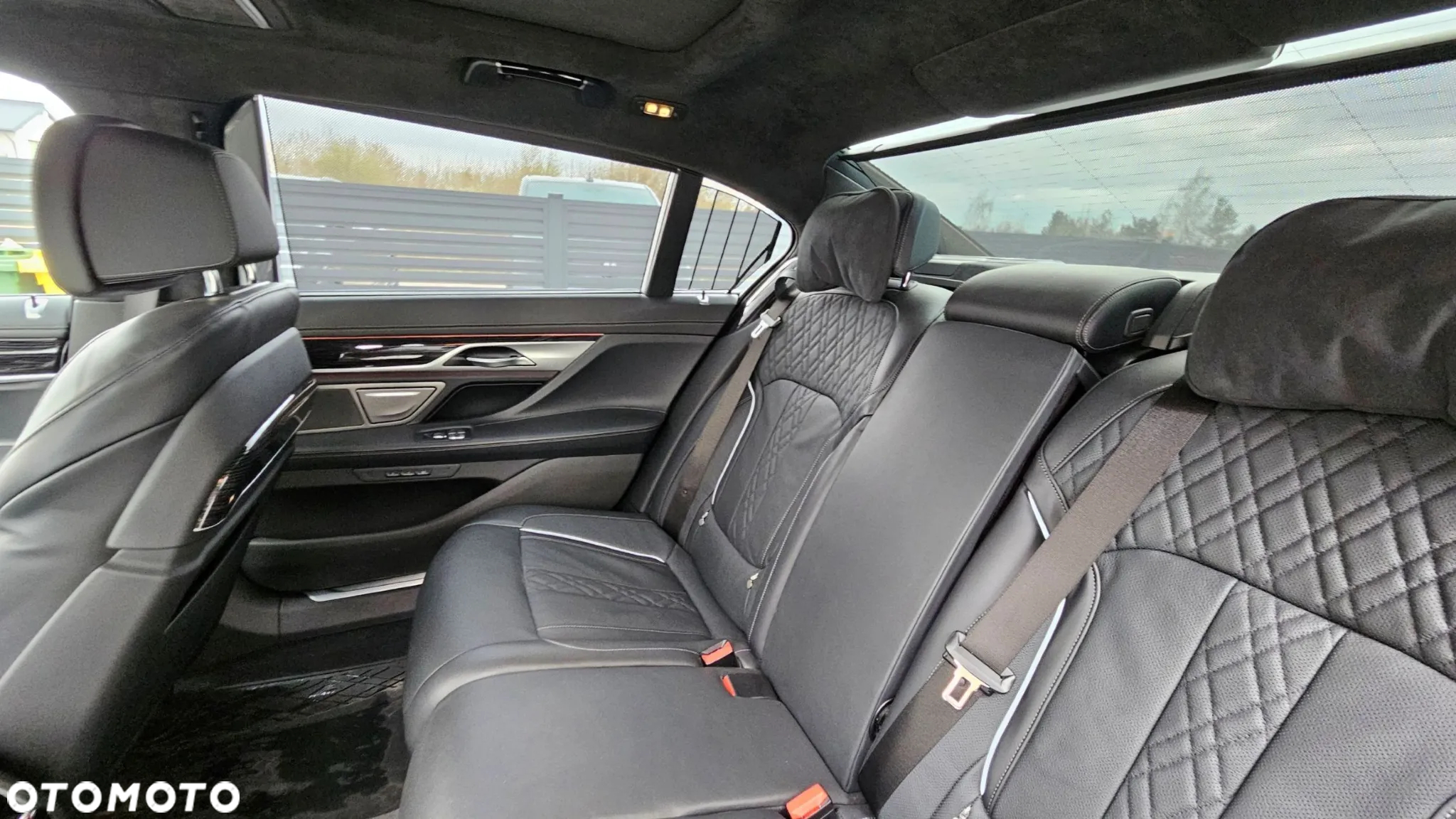 BMW Seria 7 750Li xDrive sport - 19
