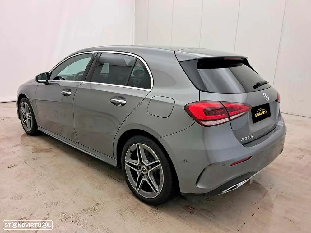Mercedes-Benz A 250 e AMG Line - 5