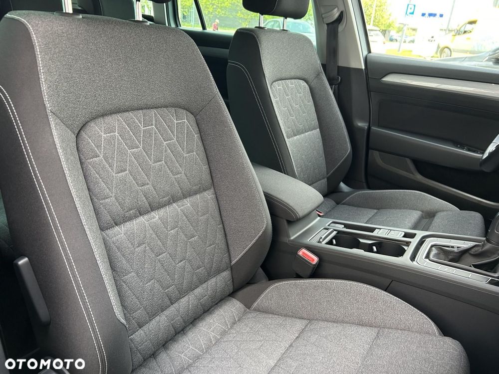 Volkswagen Passat - 24