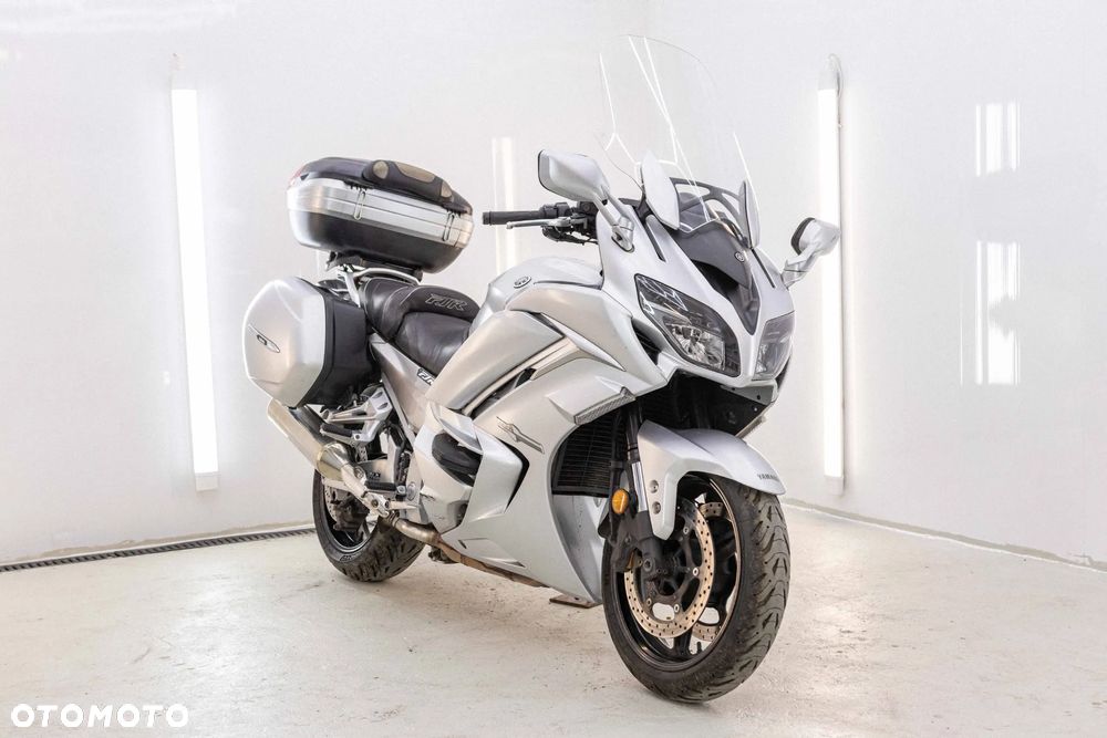 Yamaha FJR - 4