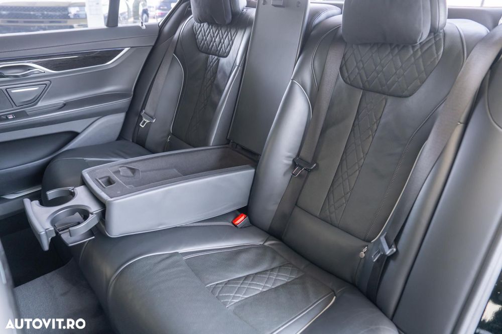 BMW Seria 7 740d xDrive - 25