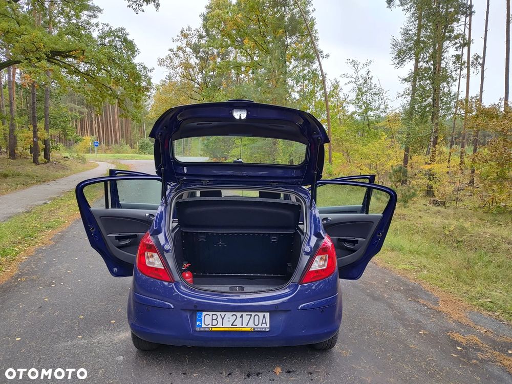 Opel Corsa 1.2 16V Essentia - 3