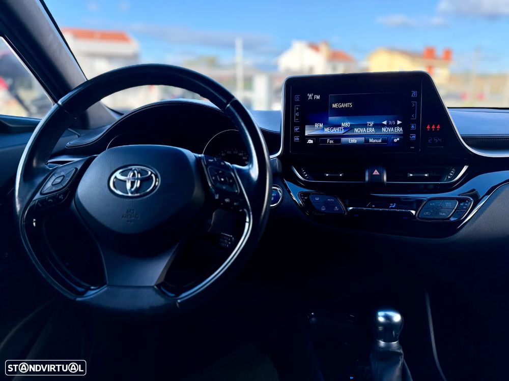 Toyota C-HR 1.8 HSD Exclusive+P.Luxury - 16