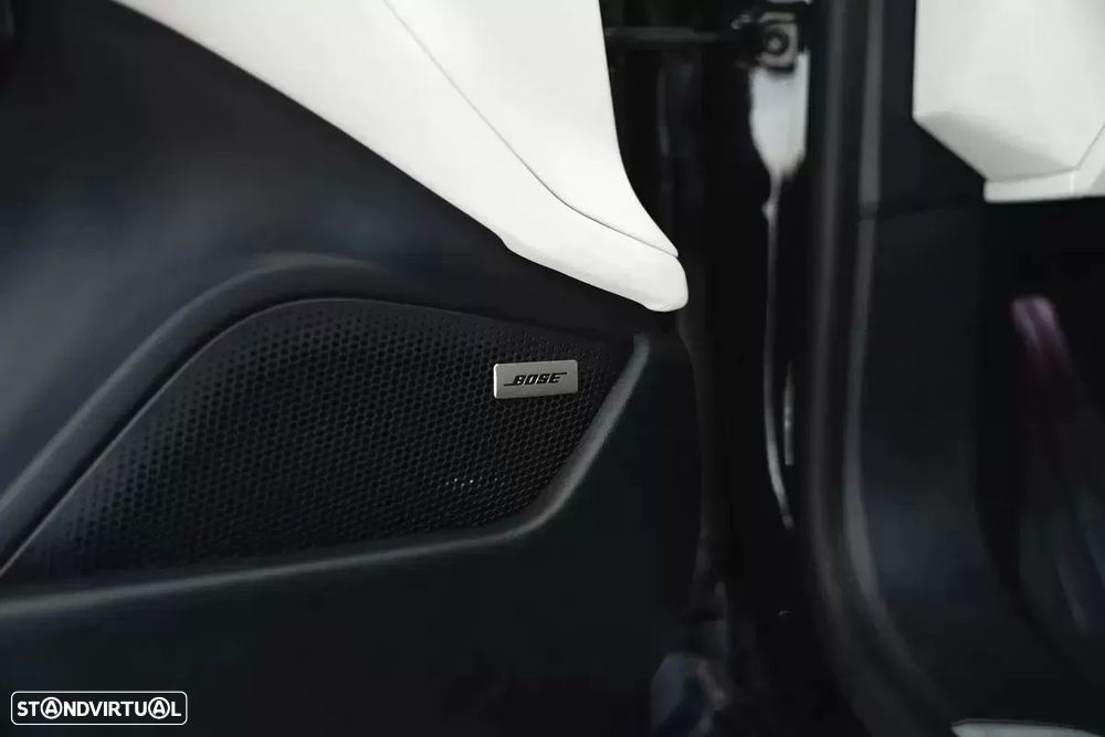 Porsche Taycan Turbo - 19