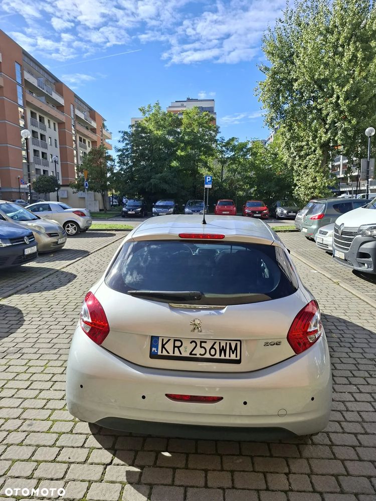 Peugeot 208 - 6