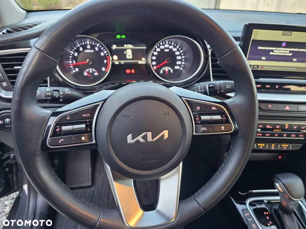 Kia XCeed 1.5 T-GDI Business Line DCT - 4
