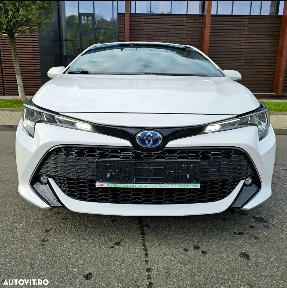 Toyota Corolla 1.8 Hybrid Business Edition - 2