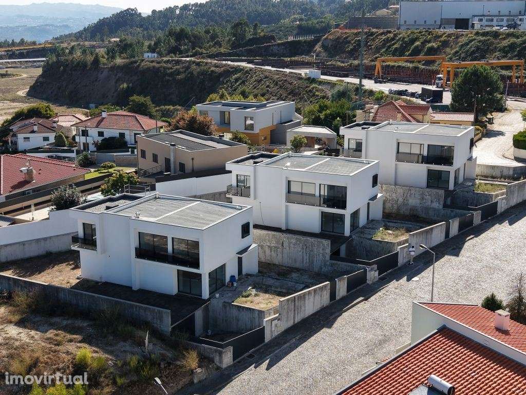 Moradias em Amarante V3 próximo do centro  -  Excelente Oportunidade - Grande imagem: 2/20