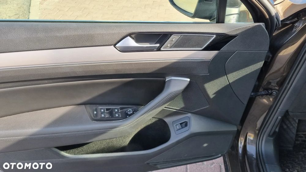 Volkswagen Passat Variant 2.0 TDI BMT Highline DSG - 30