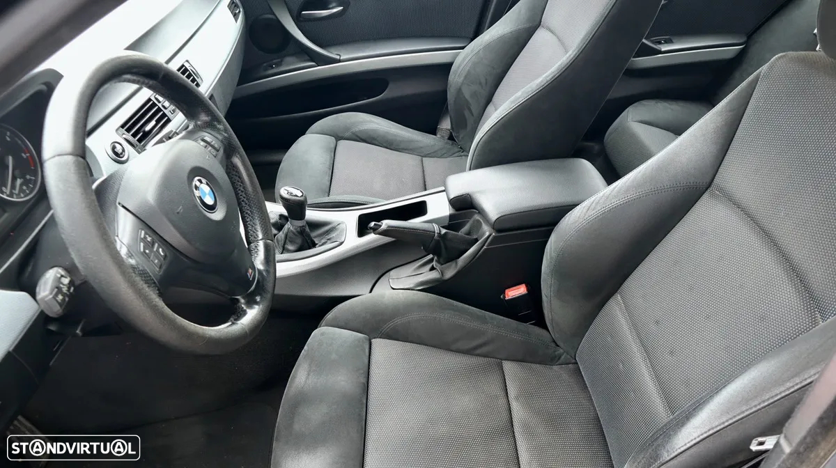 BMW 320 d Touring - 23
