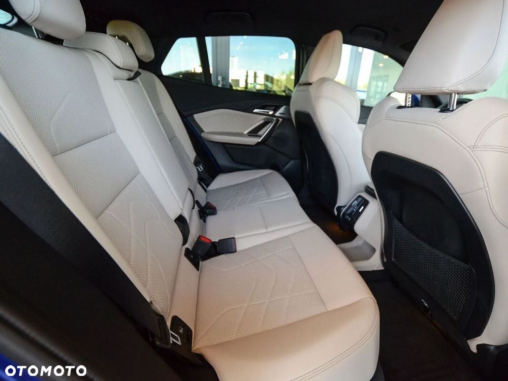 BMW iX2 xDrive30 66.5kWh M Sport - 29