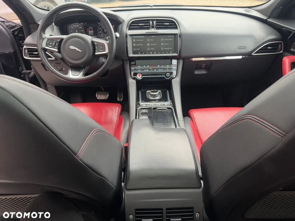 Jaguar F-Pace 25t AWD Prestige - 9