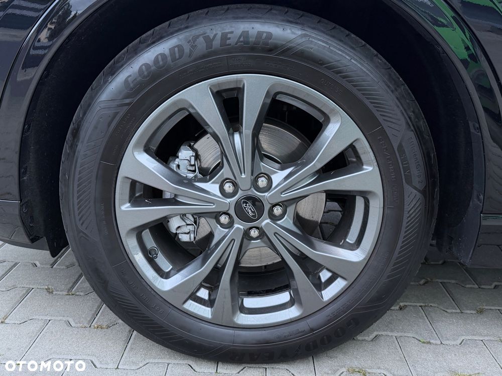 Ford Kuga - 34