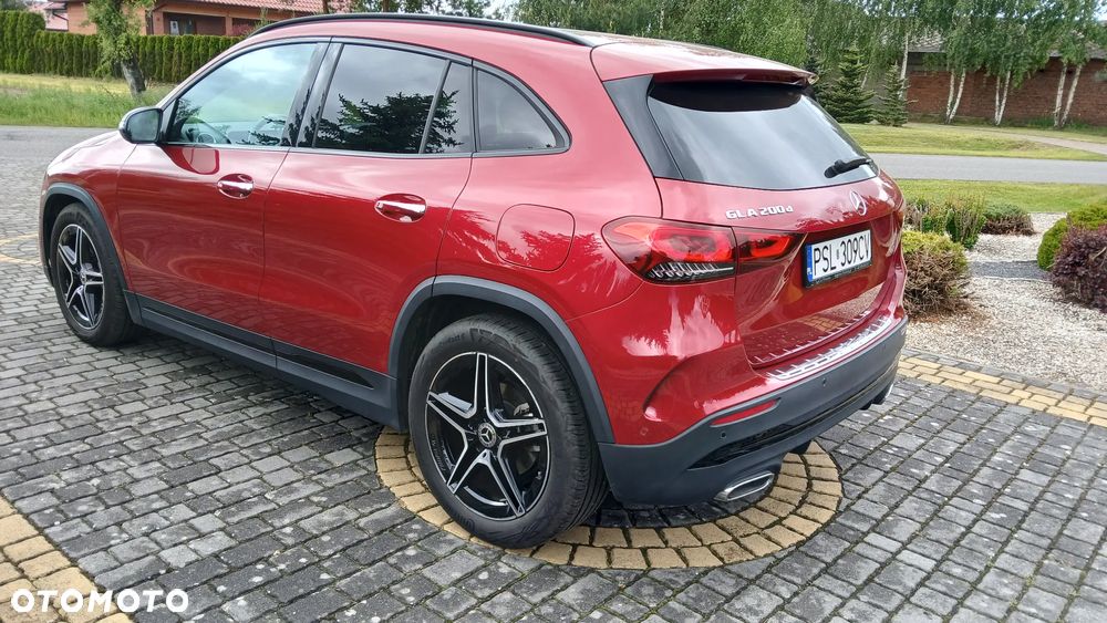 Mercedes-Benz GLA - 13