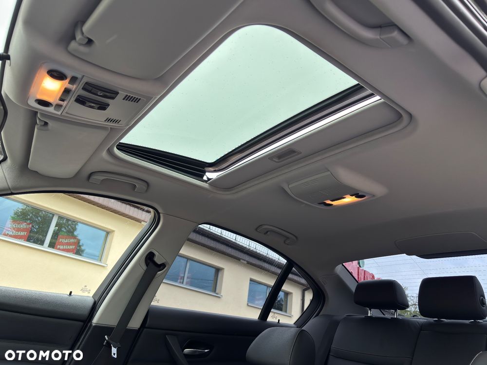 BMW Seria 3 320i - 37