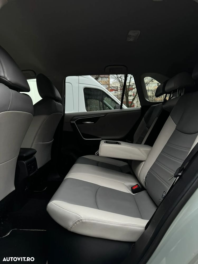 Toyota RAV4 2.5 4x4 Lounge - 14