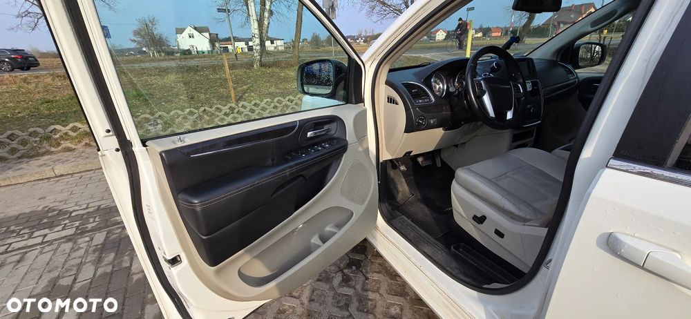 Chrysler Town & Country 3.6 Touring - 11